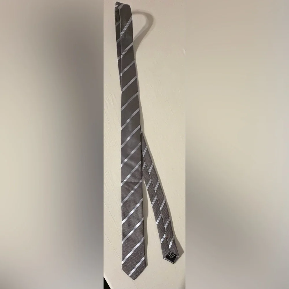 Hugo Boss Gray and White Diagonal Striped Silk Tie